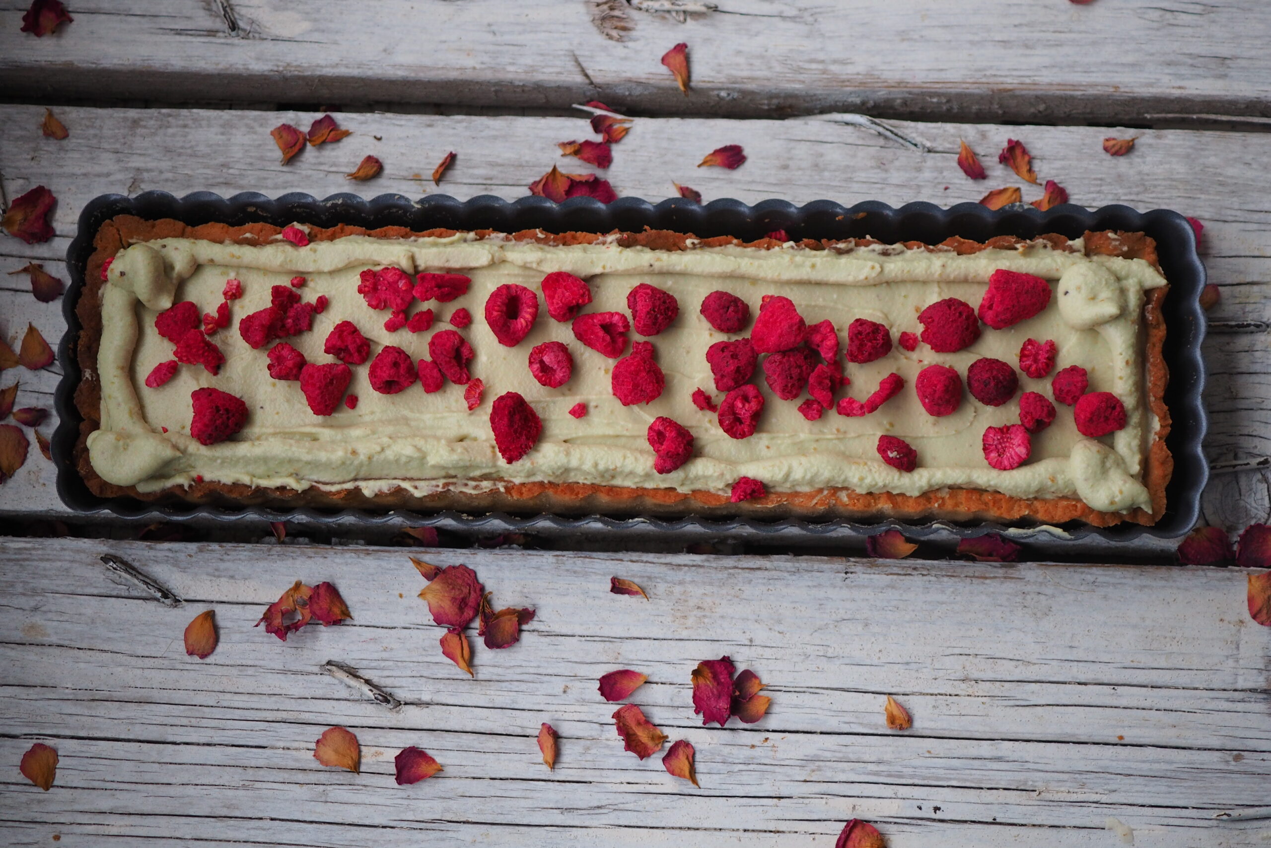 Tarta Z Kremem Pistacjowym I Malinami Kuchnia Breni