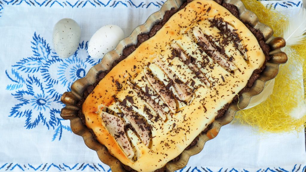 Lekki mazurek z aromatem limonkowym i ciastem czekoladowym