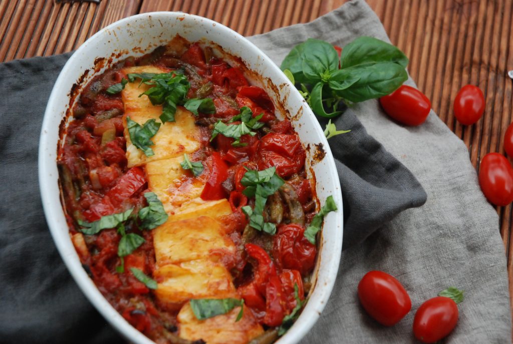 Zapiekanka warzywna z serem Halloumi
