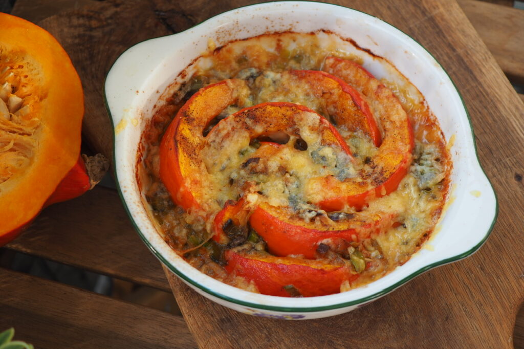 Dynia pieczona z serem gorgonzola i porem
